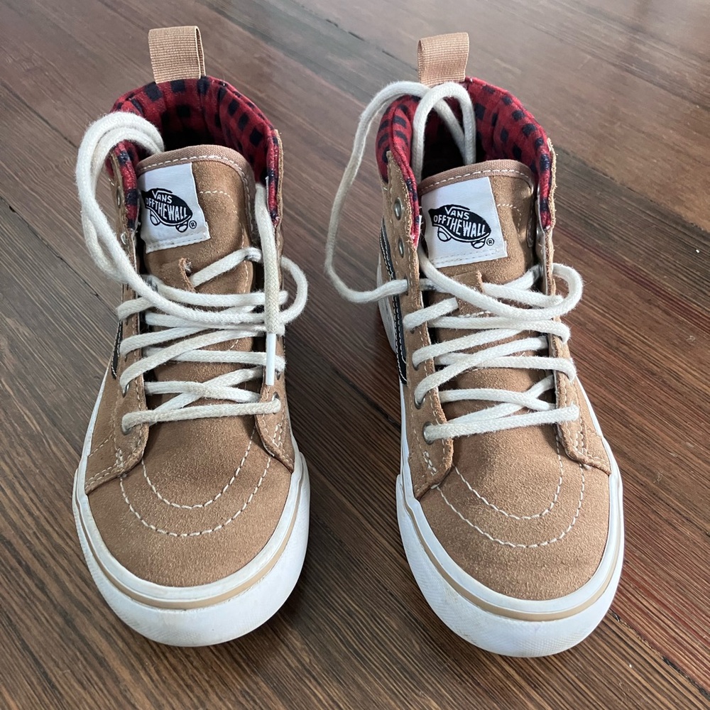 Boys Vans Sk-8 MTE (Sz 1.5)